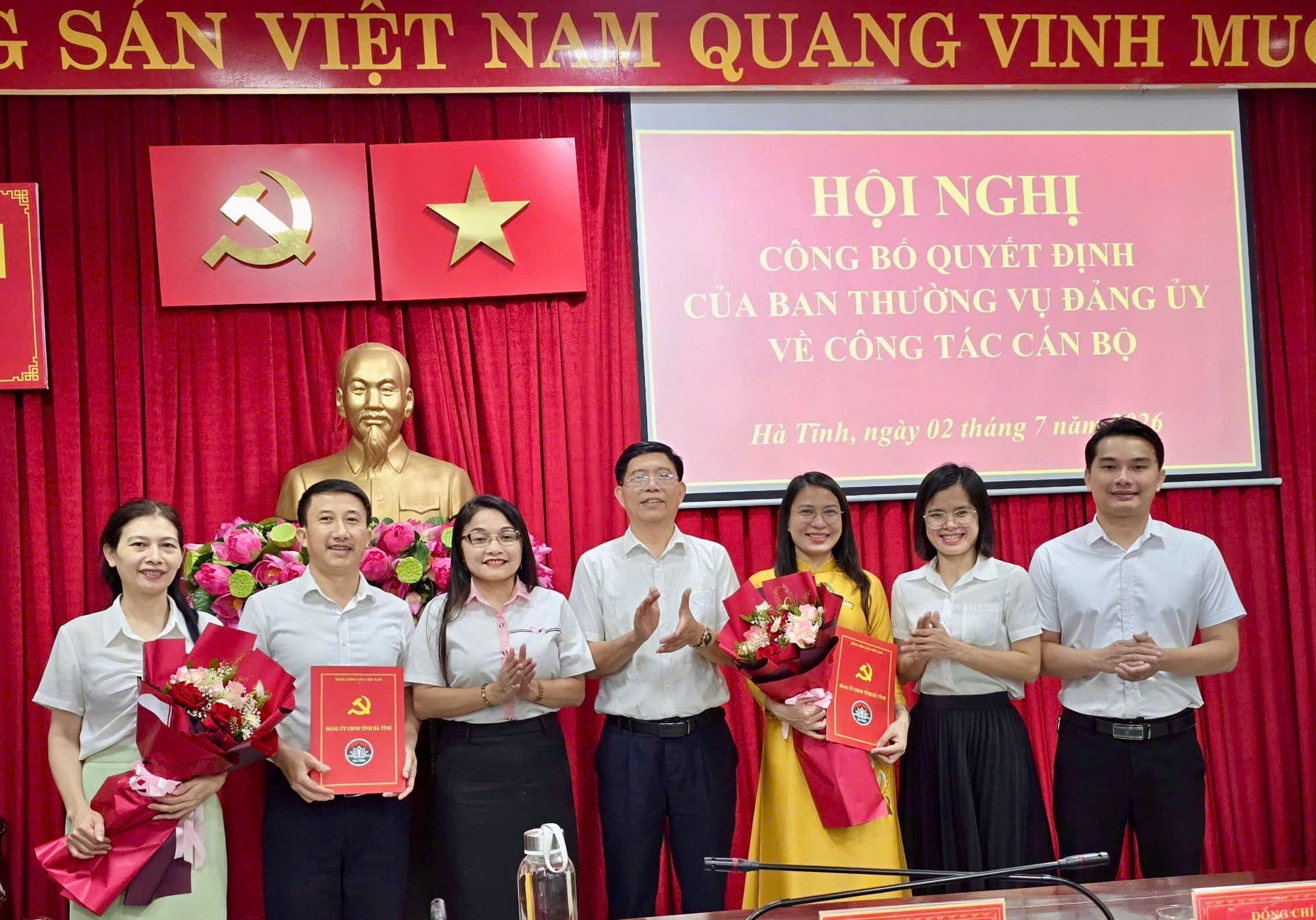 Đảng ủy UBND tỉnh công bố Quyết định thành lập Ban Xây dựng Đảng và các quyết định về công tác cán bộ