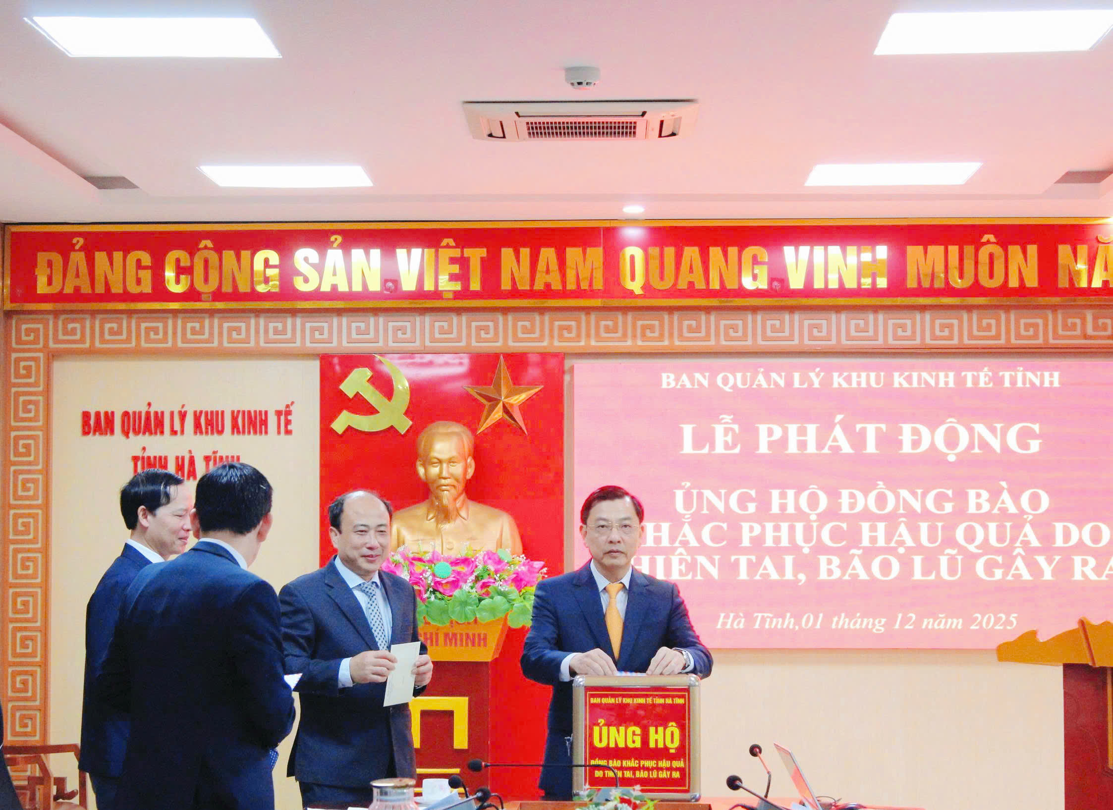 Đảng bộ UBND tỉnh phát động, ủng hộ đồng bào các địa phương bị ảnh hưởng do thiên tai, bão lụt gây ra