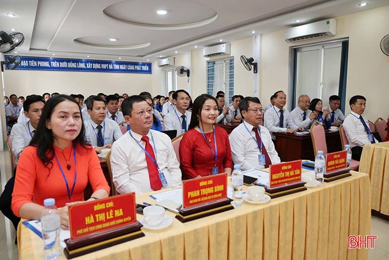 Đại biểu tham dự đại hội.