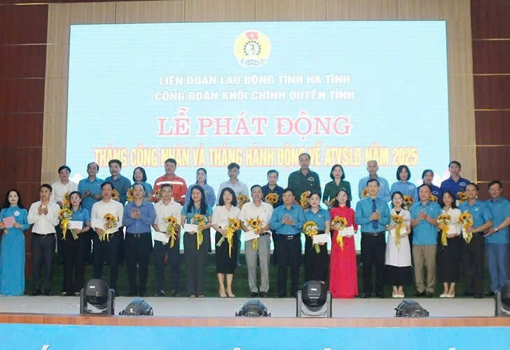 Công đoàn cơ sở Khối Chính quyền tỉnh: Nhiều hoạt động thiết thực chào mừng Tháng Công nhân.