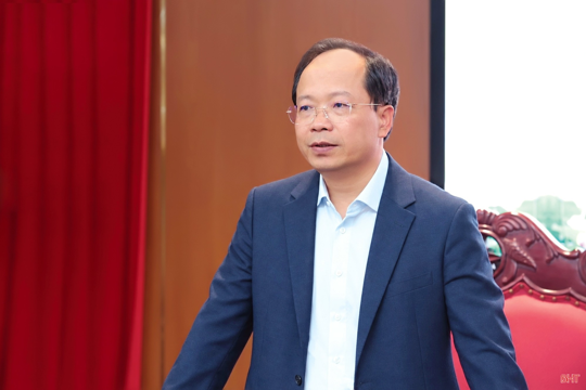Đồng chí Bí thư Tỉnh ủy chúc mừng ngày truyền thống các cơ quan tham mưu, giúp việc Tỉnh ủy
