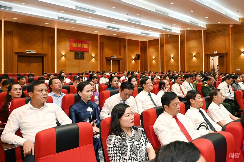 Đại biểu dự hội nghị.