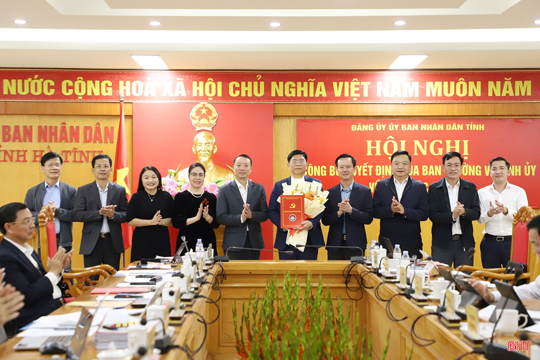 Đồng chí Trần Mạnh Hùng giữ chức Phó Bí thư Đảng ủy UBND tỉnh Hà Tĩnh 
