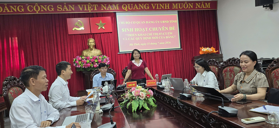 Chi bộ Chuyên trách Đảng ủy UBND tỉnh tổ chức sinh hoạt chuyên đề tháng 8 năm 2026 