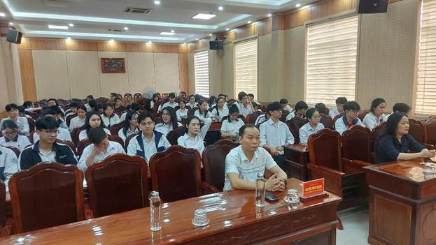 Bế giảng lớp Bồi dưỡng nhận thức về Đảng khóa II năm 2025