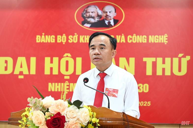 Đồng chí Bùi Quang Hoàn - Bí thư Đảng ủy, Giám đốc Sở KH&amp;CN nhấn mạnh các mục tiêu, nhiệm vụ, giải pháp trong nhiệm kỳ tới.