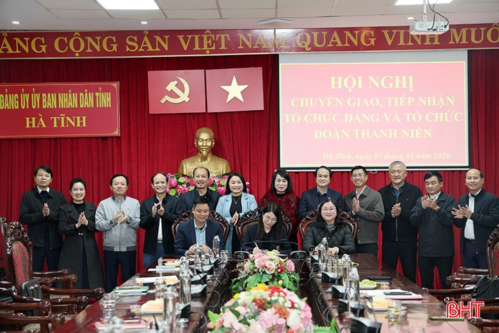 Đảng ủy UBND tỉnh Hà Tĩnh tổ chức chuyển giao tổ chức đảng và đảng viên