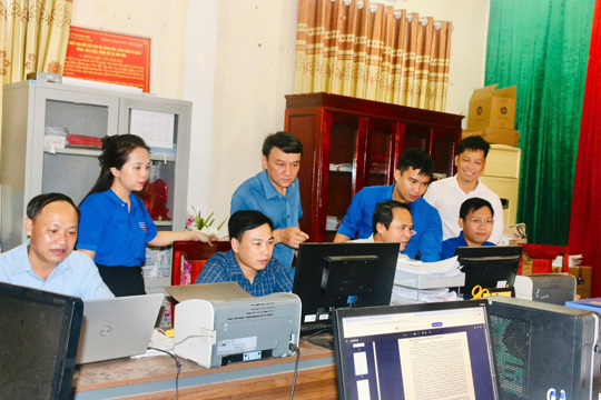 Đoàn Ủy ban nhân dân tỉnh Hà Tĩnh ra quân Tổ tư vấn Áo xanh - Đồng hành cùng cơ sở, hỗ trợ tháo gỡ khó khăn tại xã Sơn Hồng