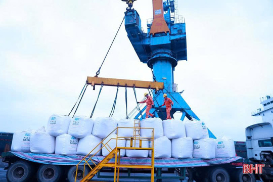 Phát động, tổ chức các phong trào thi đua cao điểm chào mừng Đại hội toàn quốc lần thứ XIV của Đảng 